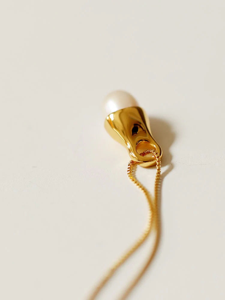 Anne Pearl Drop Necklace - Image 4