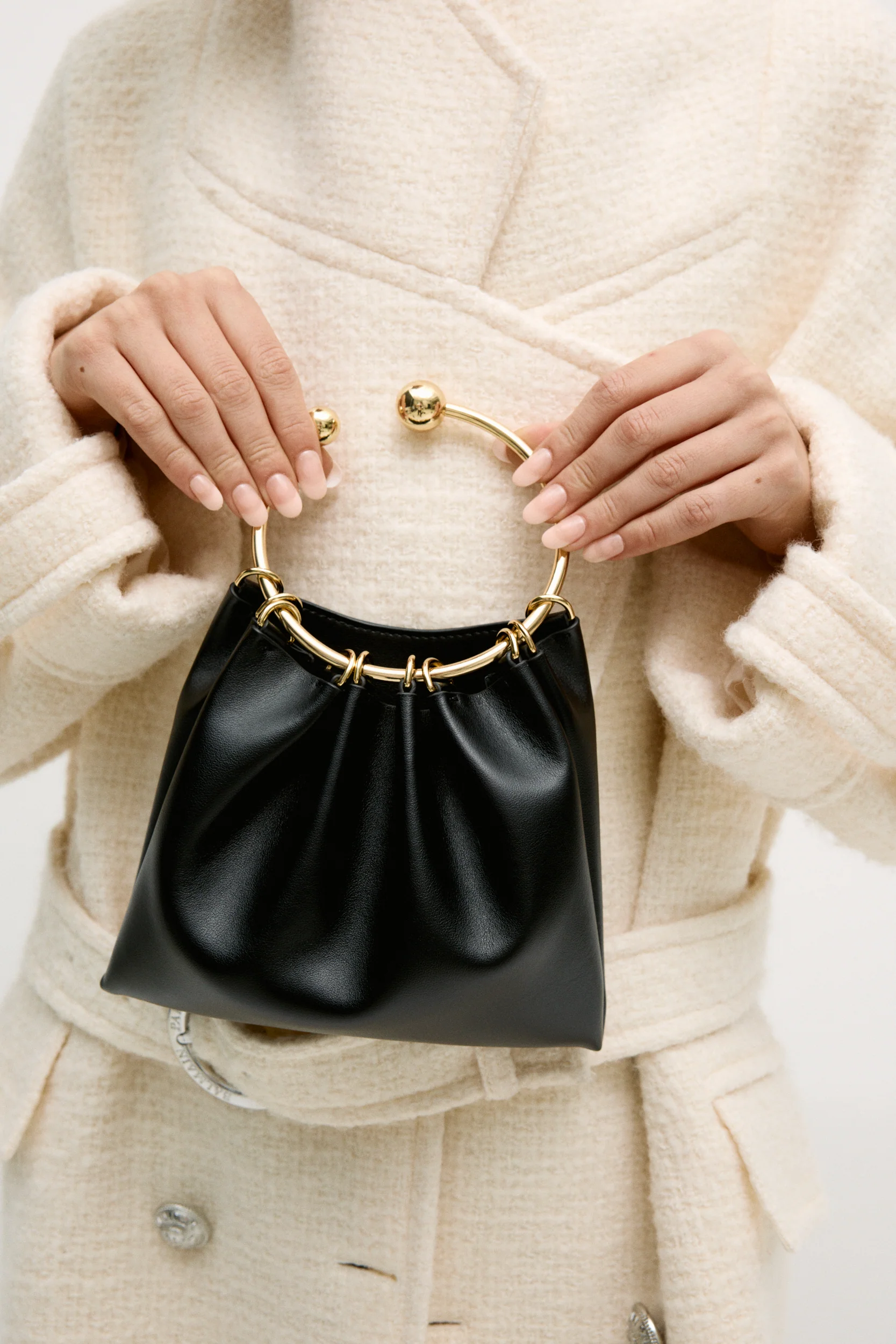 Black Ring Handle Bag - Image 13