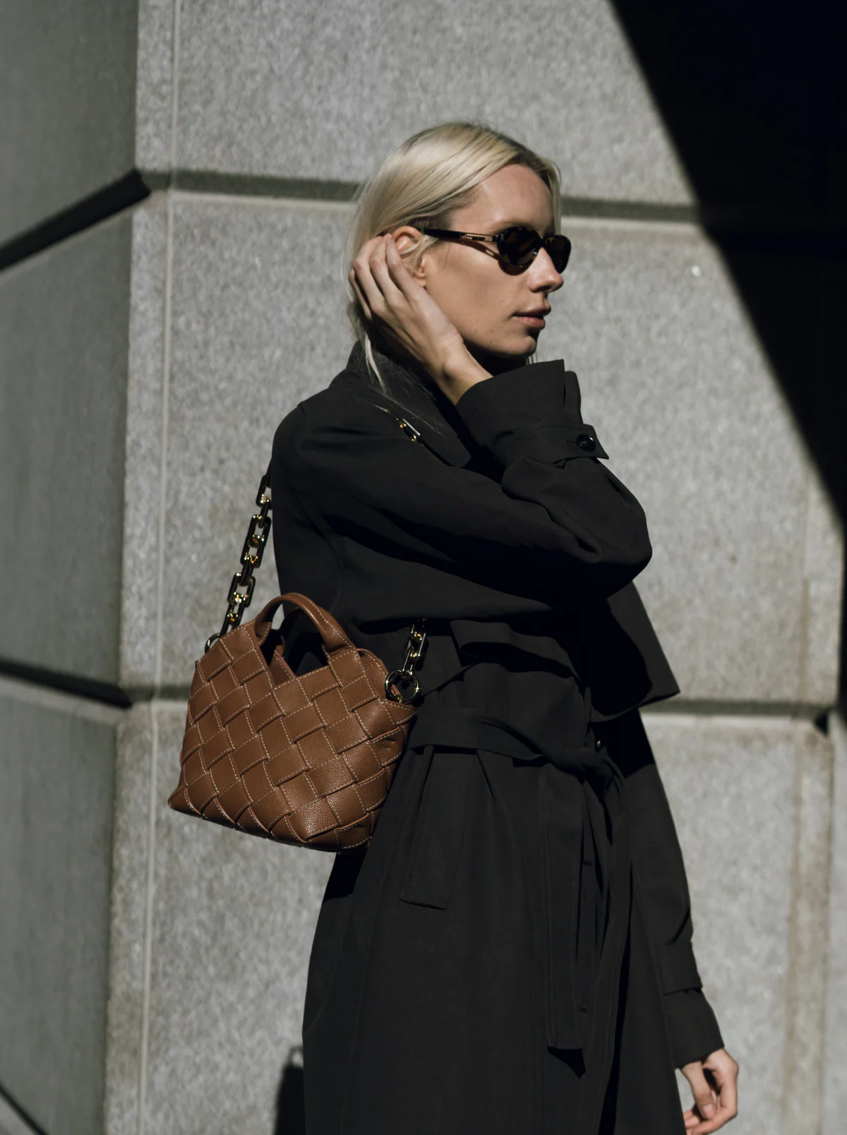 Caramel Woven Basket Bag - Image 15