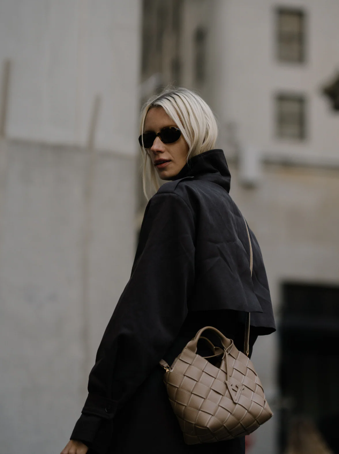 Etoupe Woven Basket Bag - Image 14