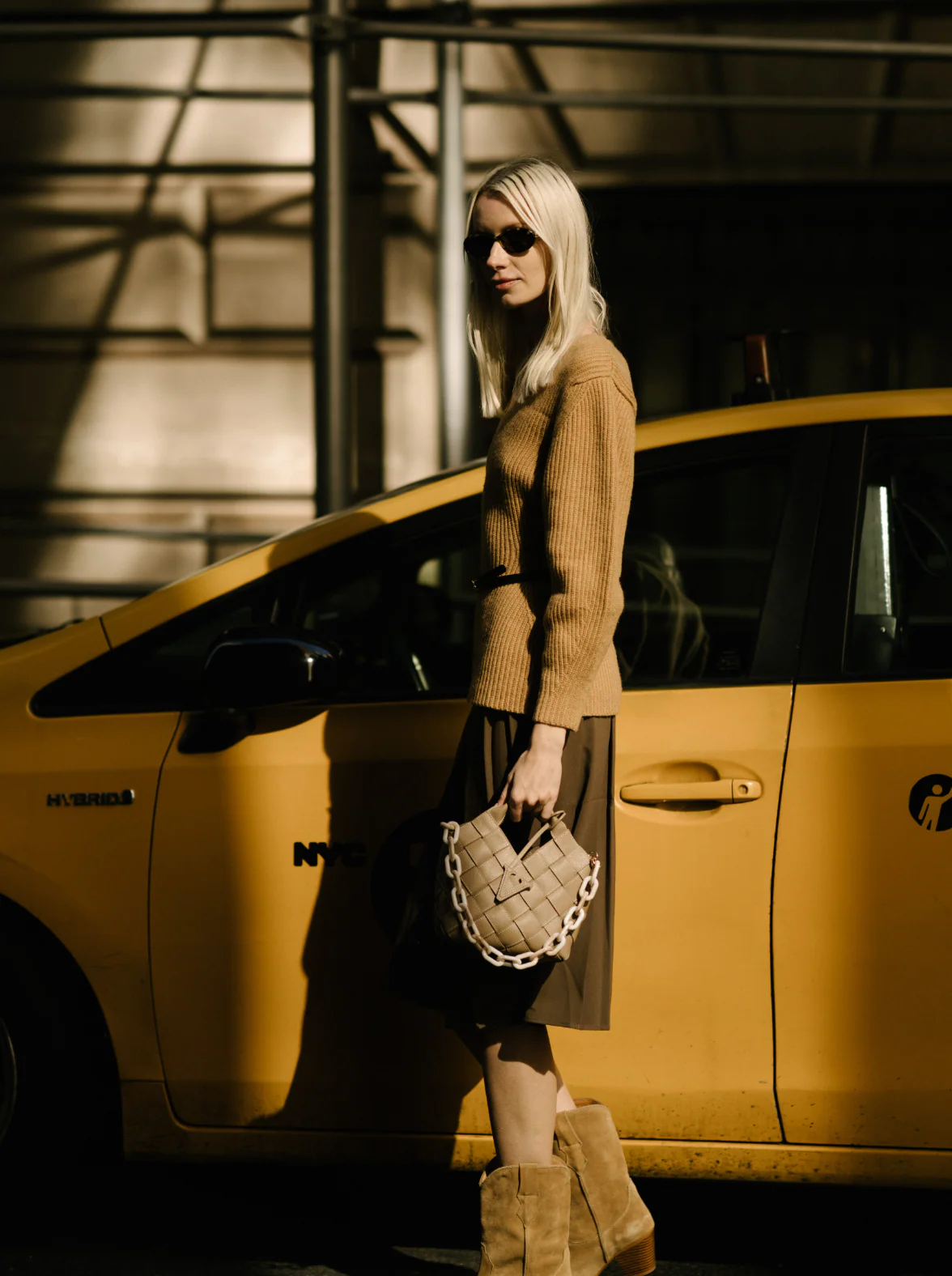 Etoupe Woven Basket Bag - Image 20