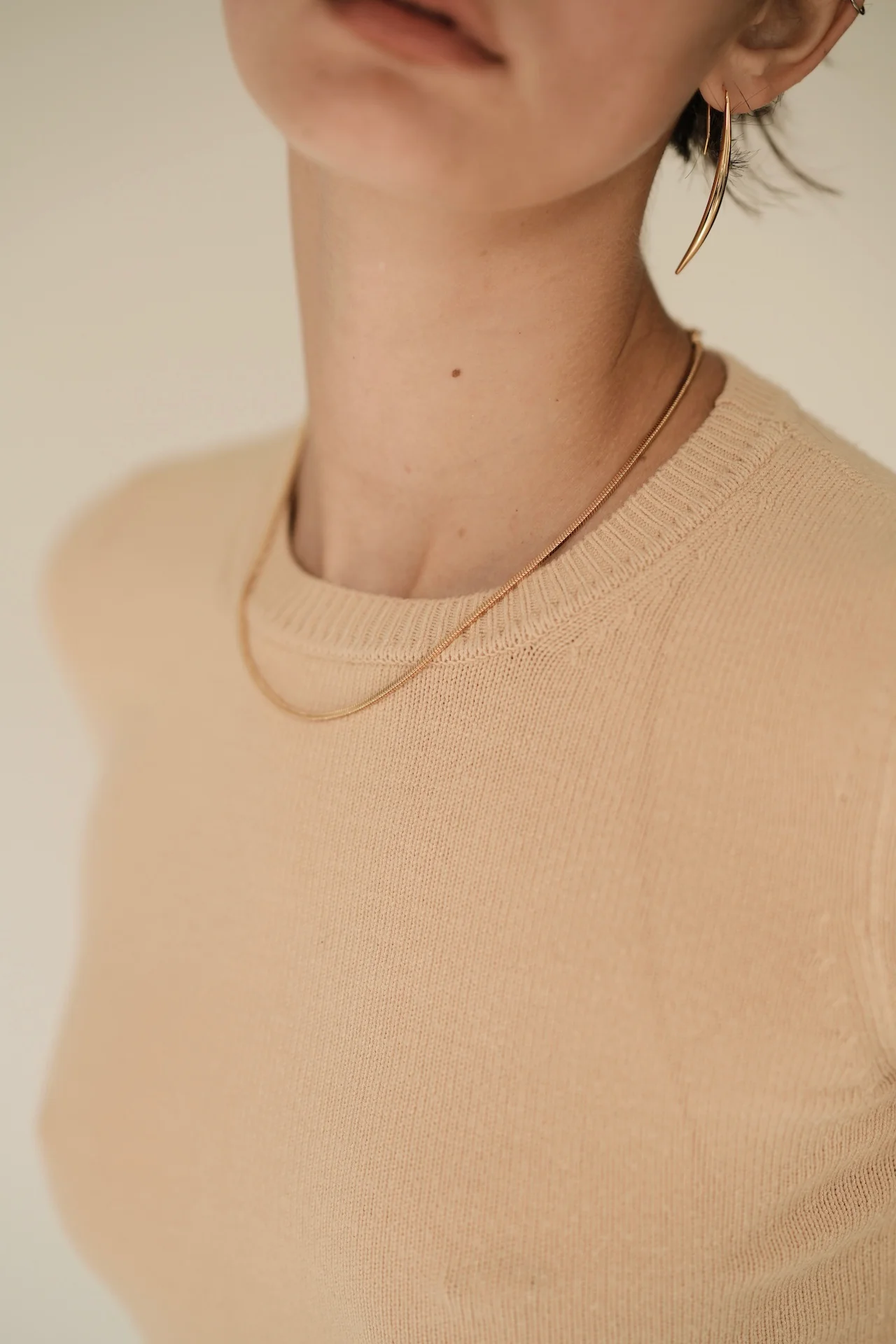 Gold Herringbone Chain Necklace - Image 4