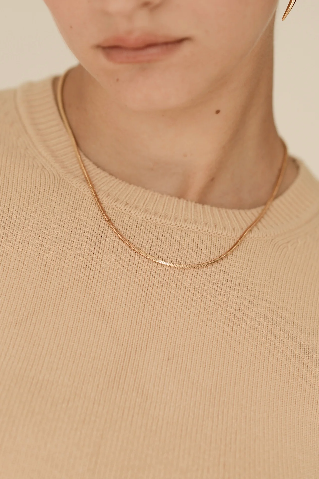 Gold Herringbone Chain Necklace - Image 9