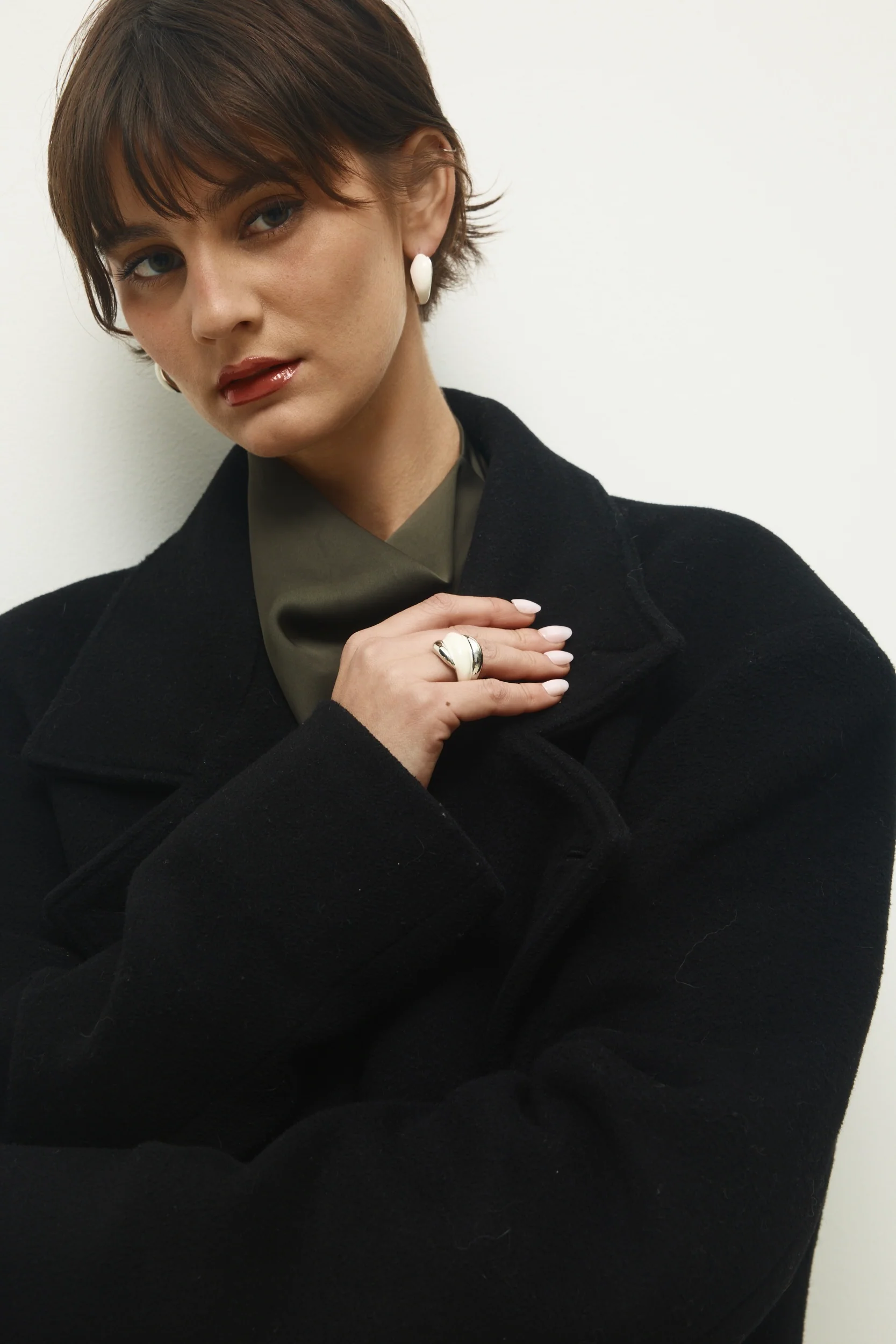 Ivory Twist Ring - Image 4