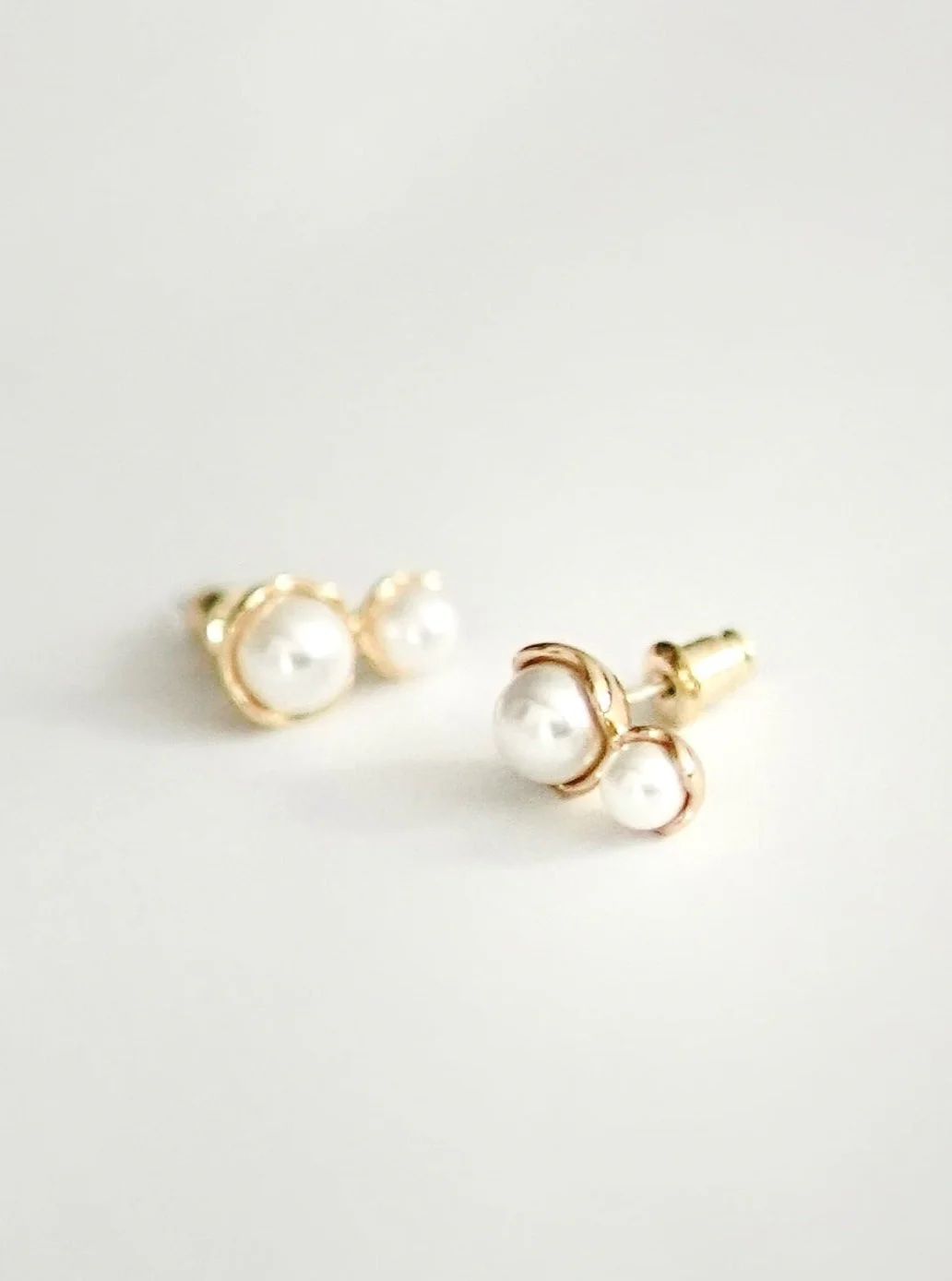 Lily Pearl Earrings - Image 3