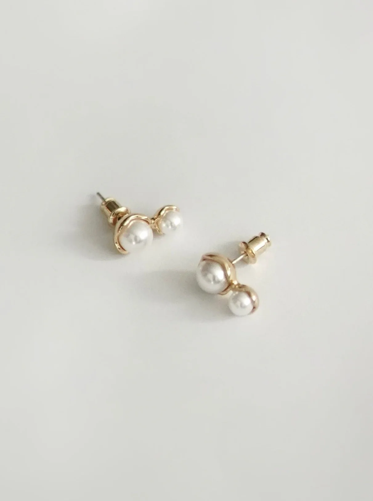 Lily Pearl Earrings - Image 4