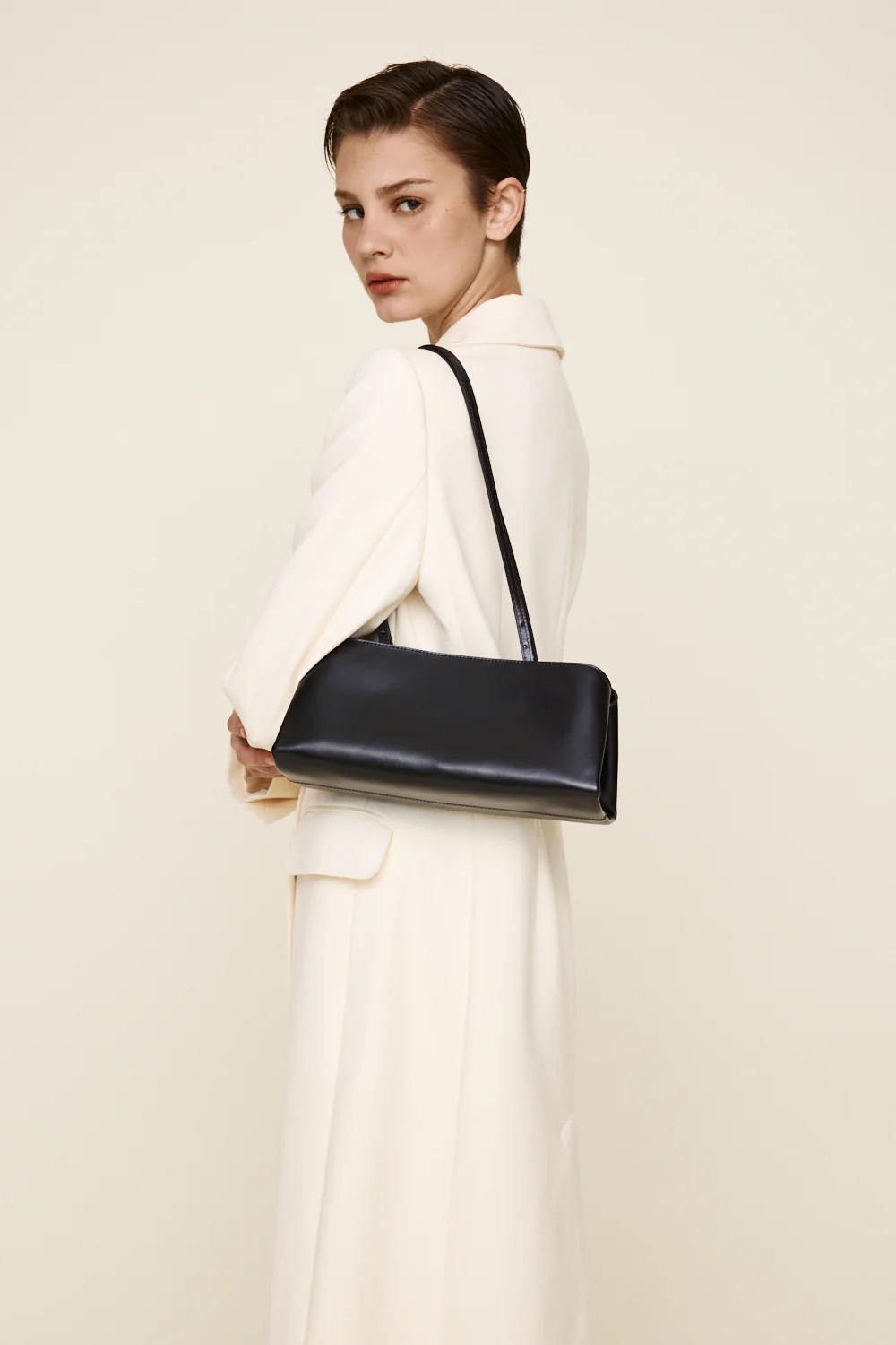 Silver Noir Éclair Bag - Image 15