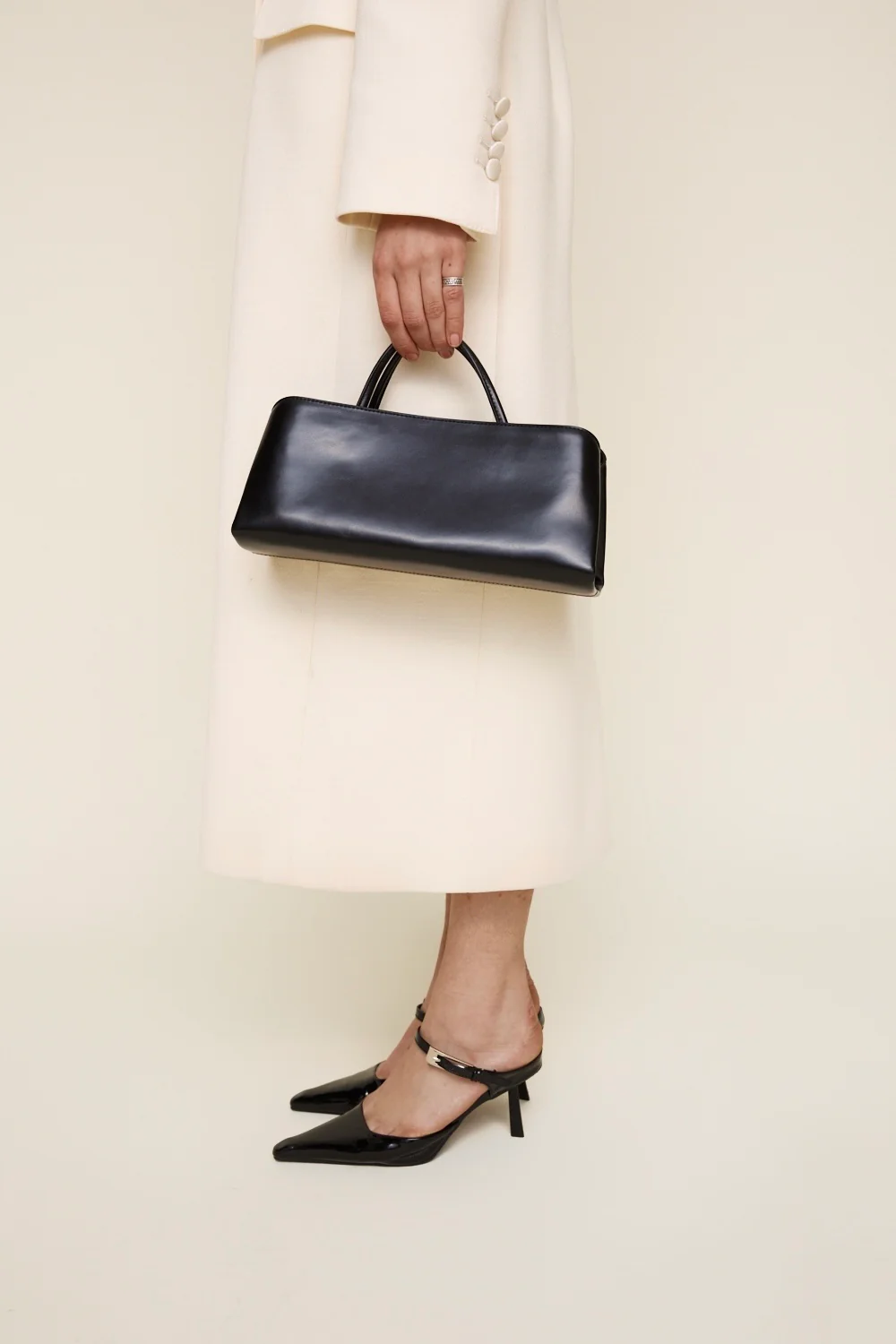 Silver Noir Éclair Bag - Image 16