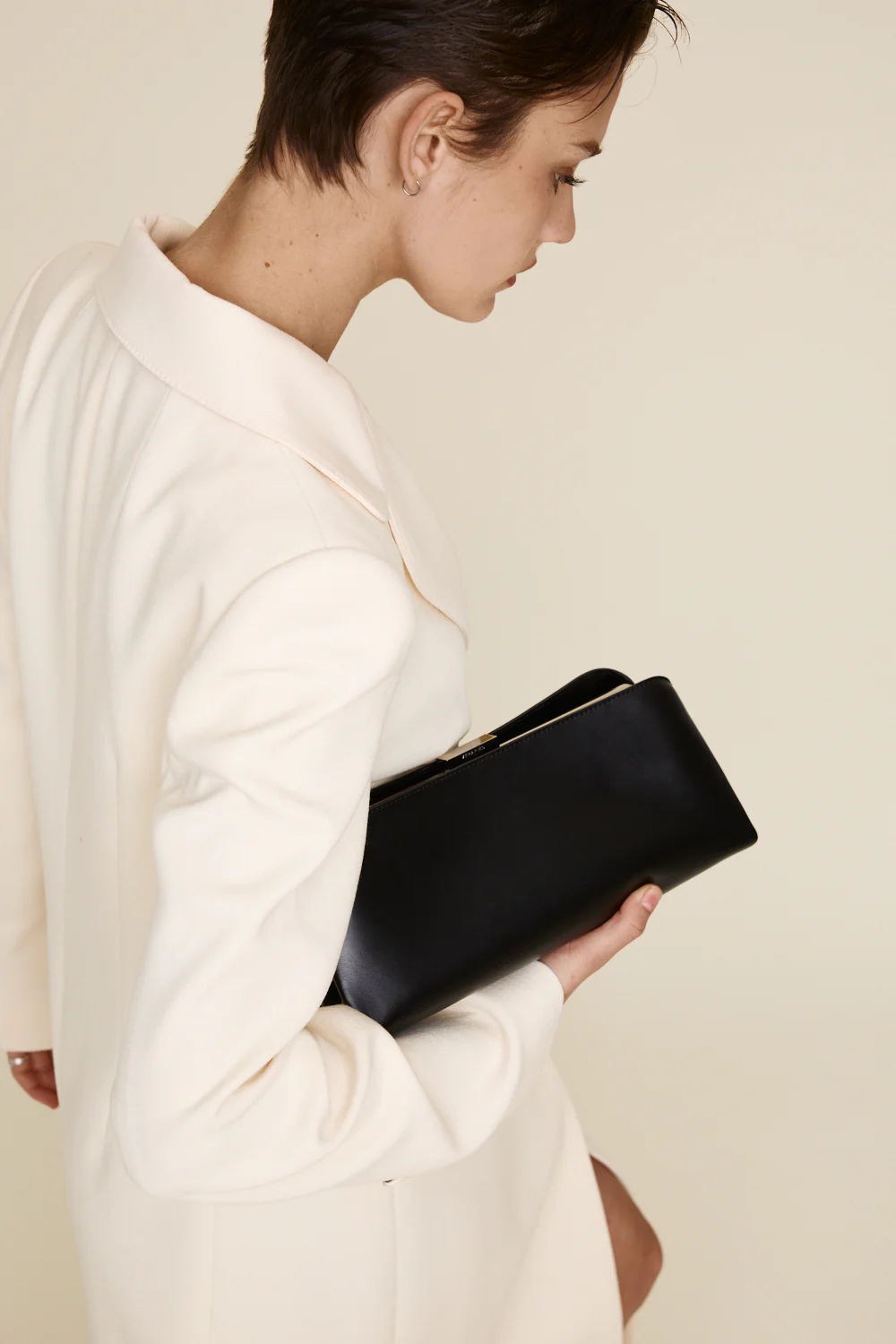 Silver Noir Éclair Bag - Image 19