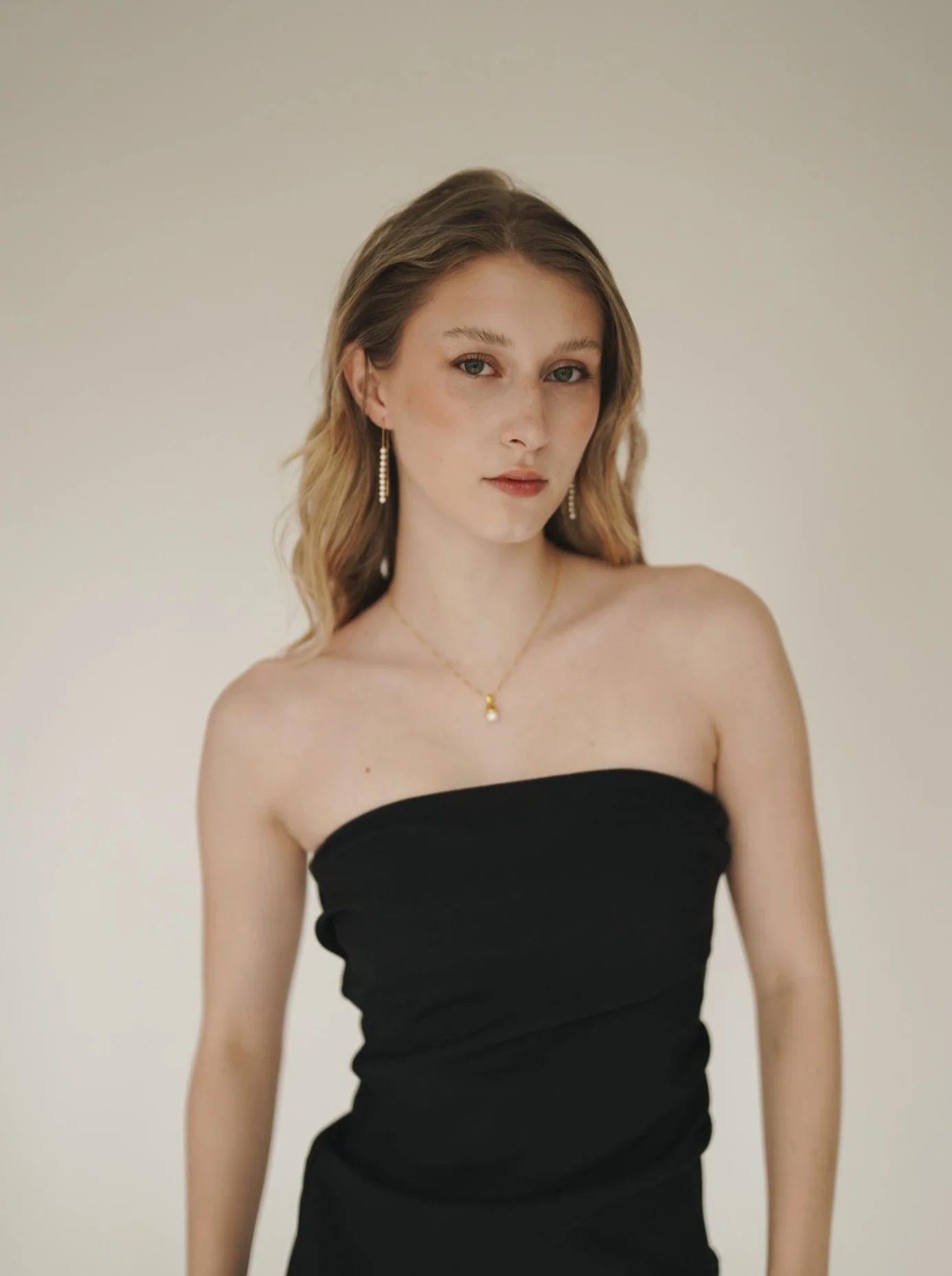 Pearl Drop Threader Earrings - Image 7